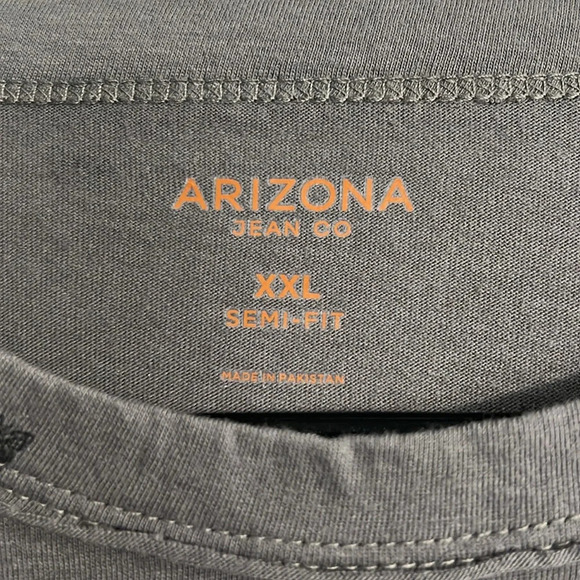Arizona cropped top. Size XXL. Gray with butterflies.  NWT - Picture 3 of 4